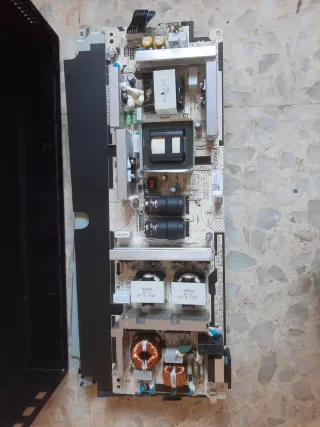 One Connect TV Samsung QE55Q8FNAT SOC 1001n leer