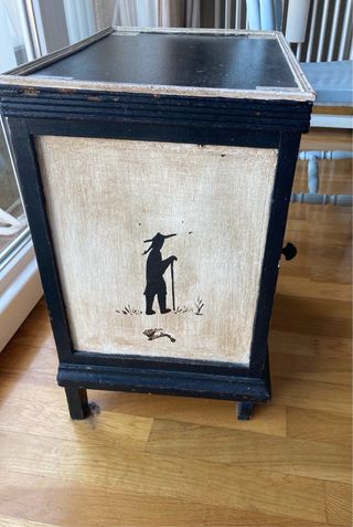 Mesilla auxiliar con diseño oriental