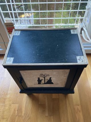 Mesilla auxiliar con diseño oriental