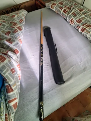 Taco de billar con funda