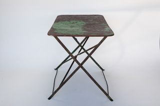 Tavolo da giardino pieghevole in metallo