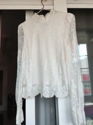 Blusa de encaje para ceremonias