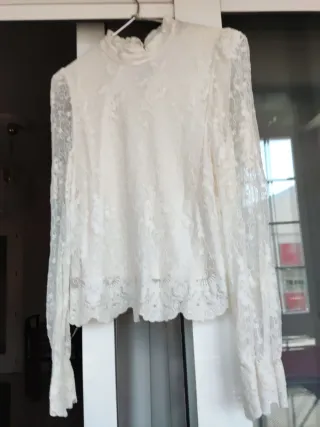 Blusa de encaje para ceremonias