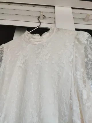 Blusa de encaje para ceremonias