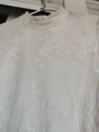 Blusa de encaje para ceremonias