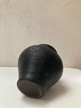 Pequeño jarrón antiguo de loza principio siglo XX