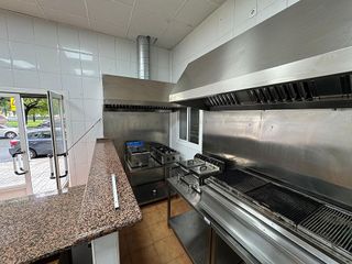 Local comercial en venta en El Juncal - Av. de la Paz en Sevilla