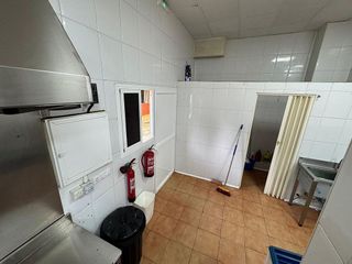 Local comercial en venta en El Juncal - Av. de la Paz en Sevilla