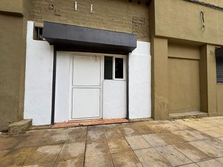 Local comercial en venta en El Juncal - Av. de la Paz en Sevilla