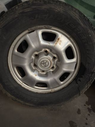 Llantas Toyota