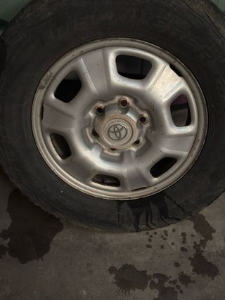Llantas Toyota