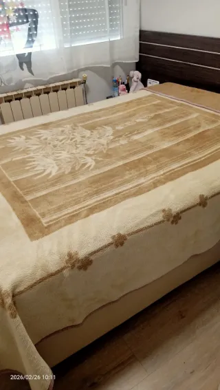 Manta Rasilan reversible beige y marrón para camas