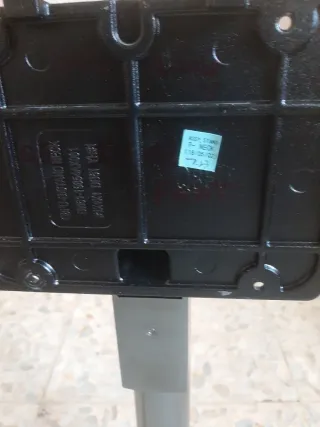 Base TV Samsung QE55Q8FNAT