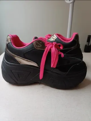 Zapatillas plataforma negras y rosas