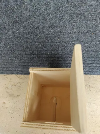 Nido per cocorite in legno