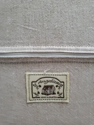 4 Cuscini Beige con Fiocchi