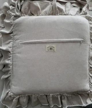 4 Cuscini Beige con Fiocchi