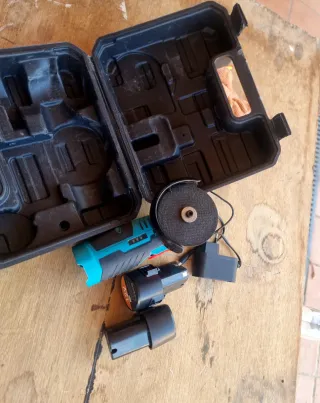 Amoladora a batería con maletín