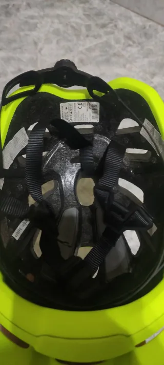 Casco RockRider ST500 Amarillo