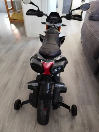 Moto Eléctrica Aprilia Dorsoduro Niños