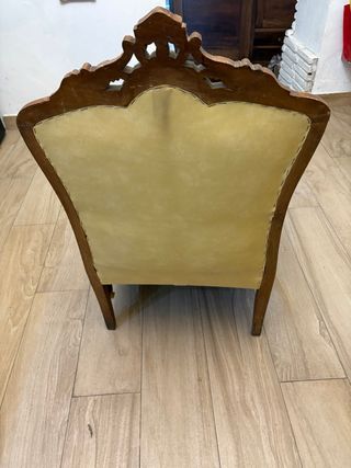 Poltrona Calzatrice in Legno e Pelle Beige