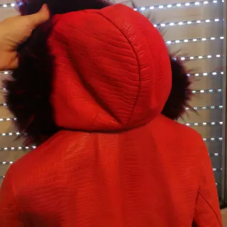 Giacca bomber in pelle rossa con cappuccio