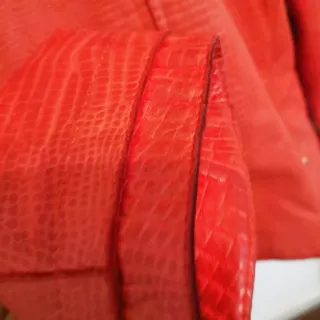 Giacca bomber in pelle rossa con cappuccio