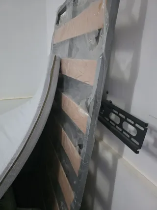 Puerta madera con cristales decorados