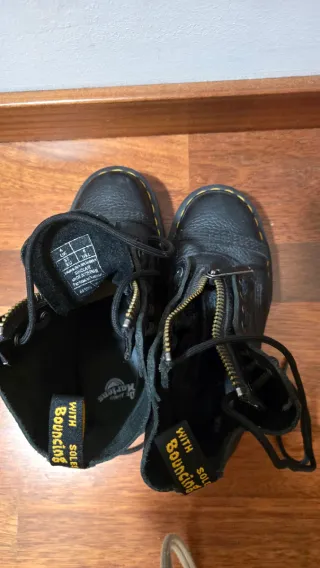 Botas Dr. Martens negras   cremallera y plataforma