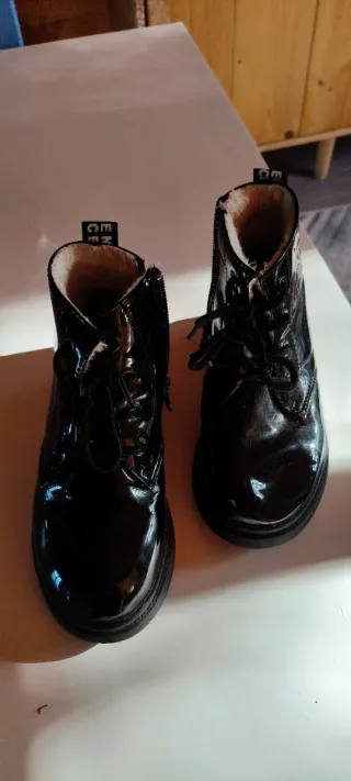 Botines charol niña negros