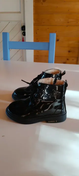 Botines charol niña negros