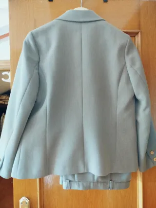 Traje de chaqueta y pantalón beige