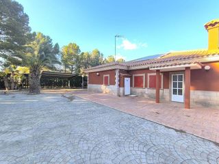Chalet en venta en Yecla