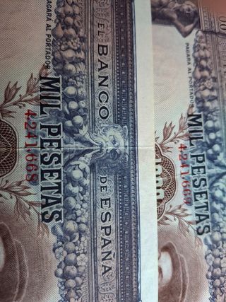 Pareja de billetes 1000 pesetas correlativos