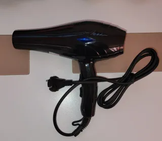 Secador de pelo negro