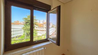 Piso en alquiler en Cuatro Caminos en Santander