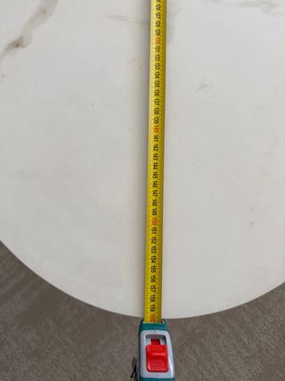 Mesa de centro ovalada de mármol