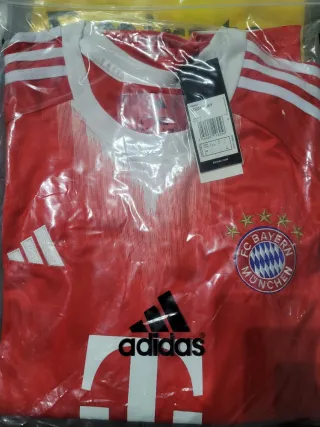 Completo Maglia Bayern e pantaloncino