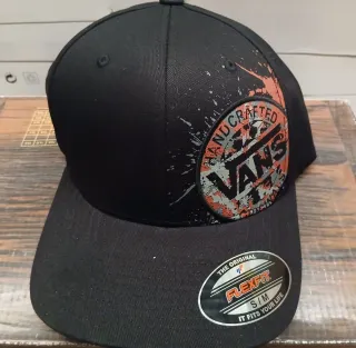 Gorra Vans Negra con Diseño Multicolor