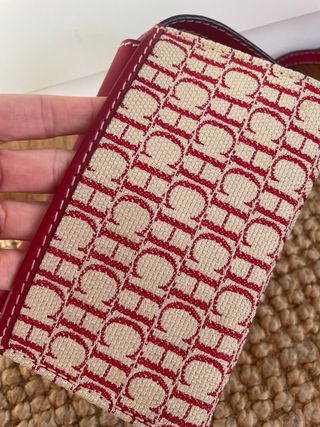 Riñonera Carolina Herrera CH Logo