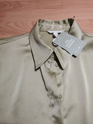 Camisa H&M satinada verde