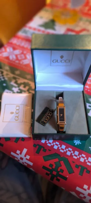 Reloj Gucci Chapado en Oro Colección Elegante