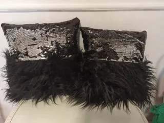 2 Cojines Pelo Artificial con Brillos