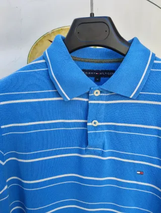 Polo Tommy Hilfiger a righe blu e bianche taglia M