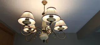 Lámpara de techo 5 tulipas seda.