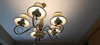 Lámpara de techo 5 tulipas seda.