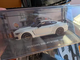 Ford Mustang GT 390 (1968) y Shelby GT 350R (2016)