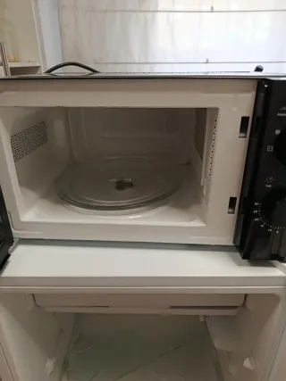 Nevera y Microondas Taurus