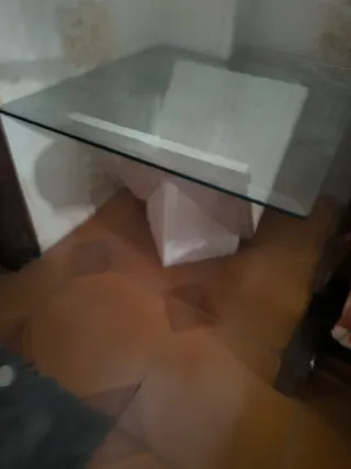 Tavolo in vetro e marmo