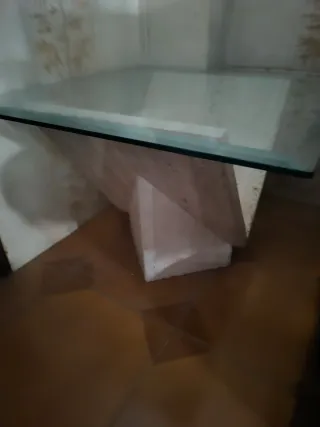 Tavolo in vetro e marmo